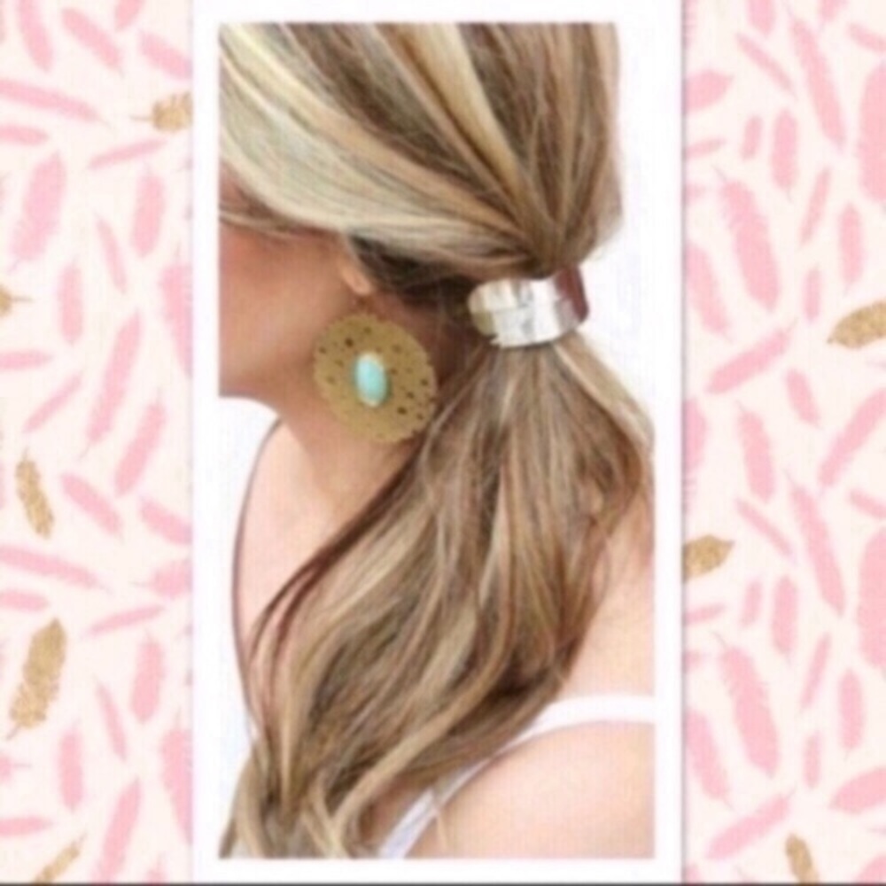 NWT - Metal Leaf Hair Band - Gold